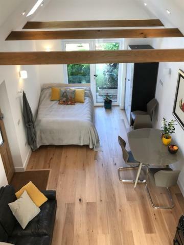 Ferienwohnung The Coach House 75 Epsom Road Guildford Exterior foto
